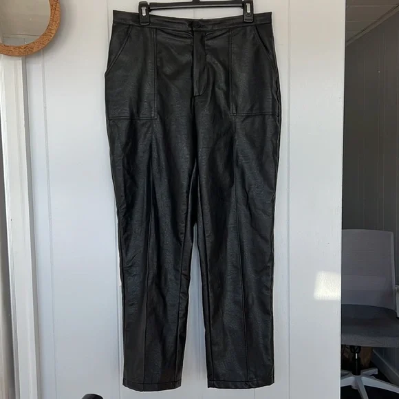 ⚡️SOLD⚡️ Princess Polly Black Straight Leg Vegan Leather Pants - Picture 4 of 8